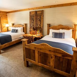 Double Queen Room